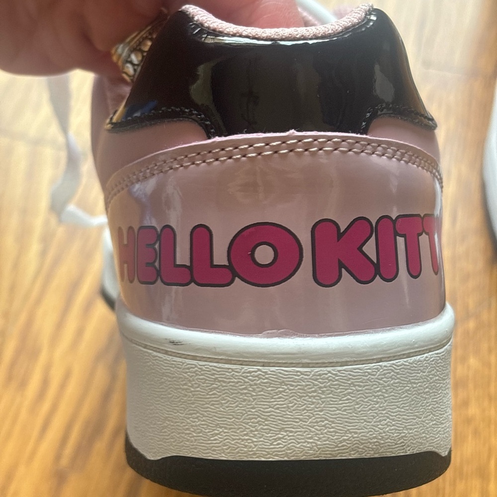 Hello Kitty By Sanrio Pink, Black & White Casual Court Sneakers Women’s Size 10 - Picture 11 of 14